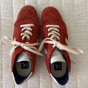 Women’s Veja V-10 sneakers